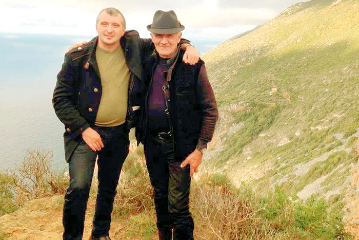 «Noaptea hoinăream şi căutam casa»