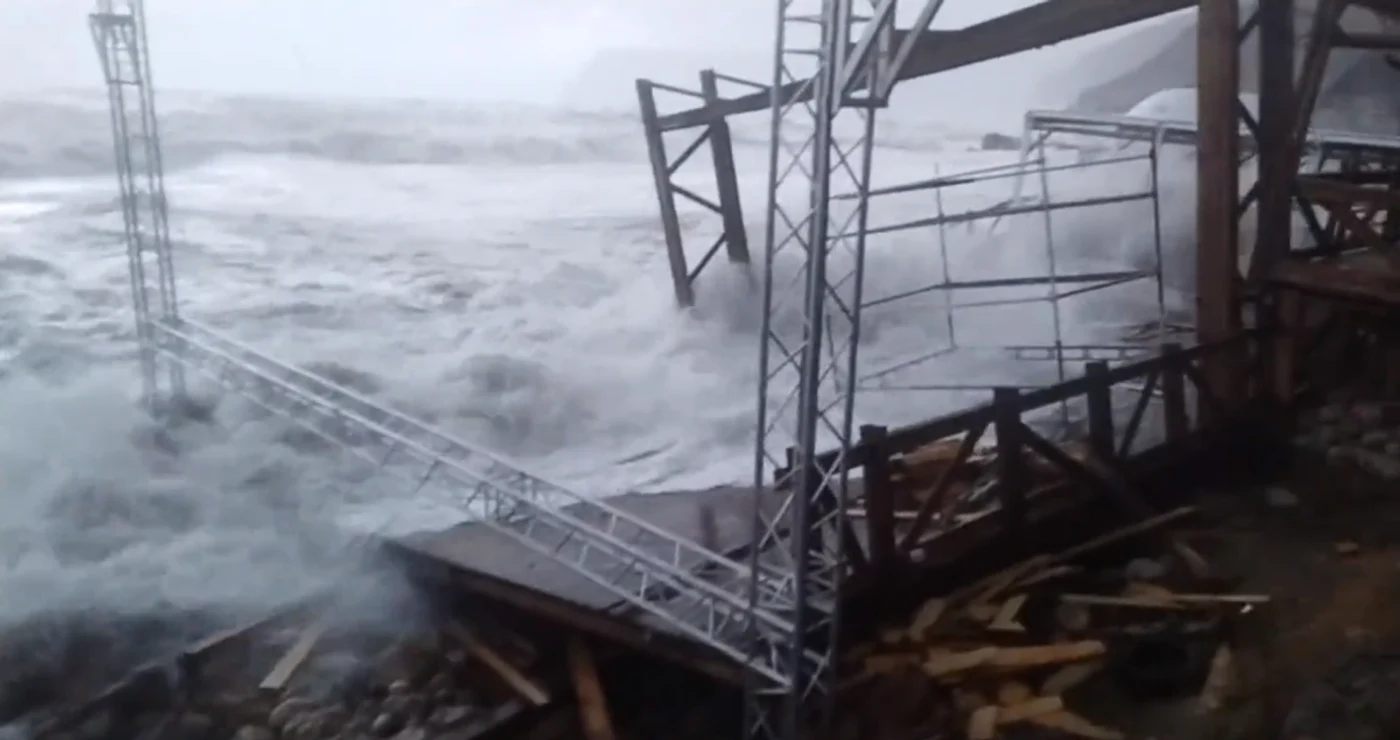 "Furtuna secolului" a făcut ravagii Foto: captură Twitter 