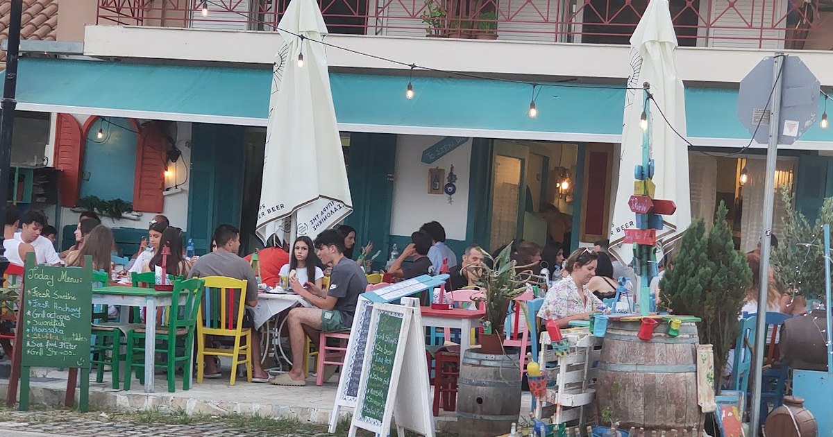 Grecii care lucrează în hoteluri fac topul celor mai dificili turiști. Ce spun despre români și cine sunt preferații lor