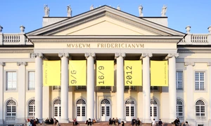 Muzeul de 100 de zile jpeg