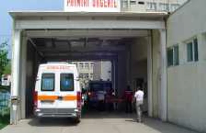 Bărbatul a fost dus la spital