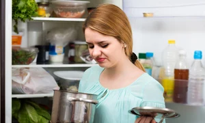 Pfuuu! Asta oare de câte luni o fi în frigider? jpeg