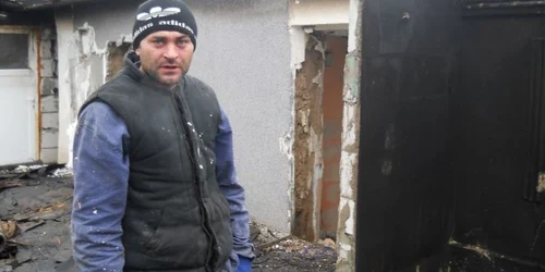 Săvel Bârcă Ilie speră să reconstruiască locuinţa