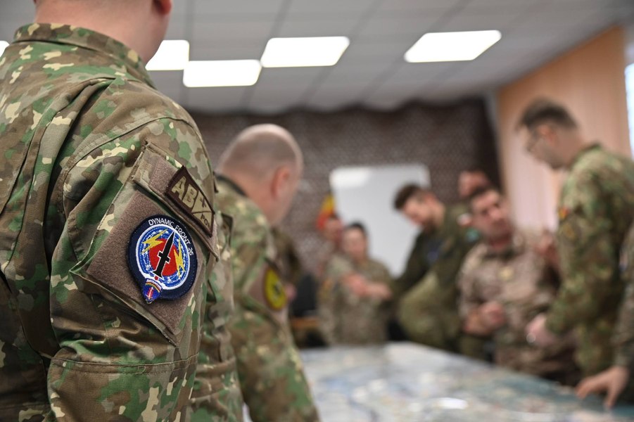 Exercițiile militare de la Capu Midia ar putea explica apariția unor fragmente de dronă pe plaja din Mamaia, spune MApN