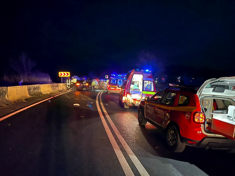 O mamă beată la volan a ajuns cu mașina în care se aflau și cei doi copii în șanț