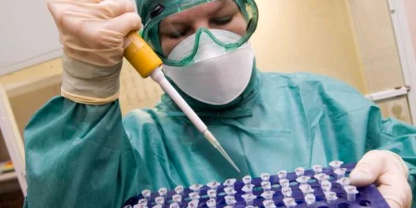 Laboratorul păstrează celulele stem până în momentul intervenţiei