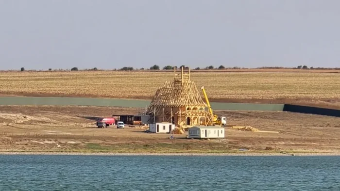 Biserica pe care o ridică Gigi Becali în arie protejată. FOTO: SOR