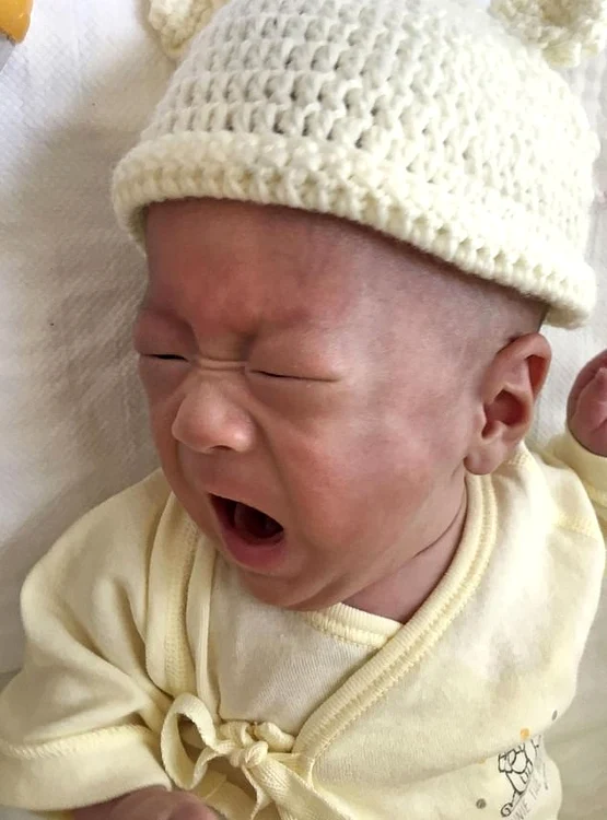 Cel mai mic băieţel care a supravieţuit, vreodată, cântăreşte acum 3,238 kilograme