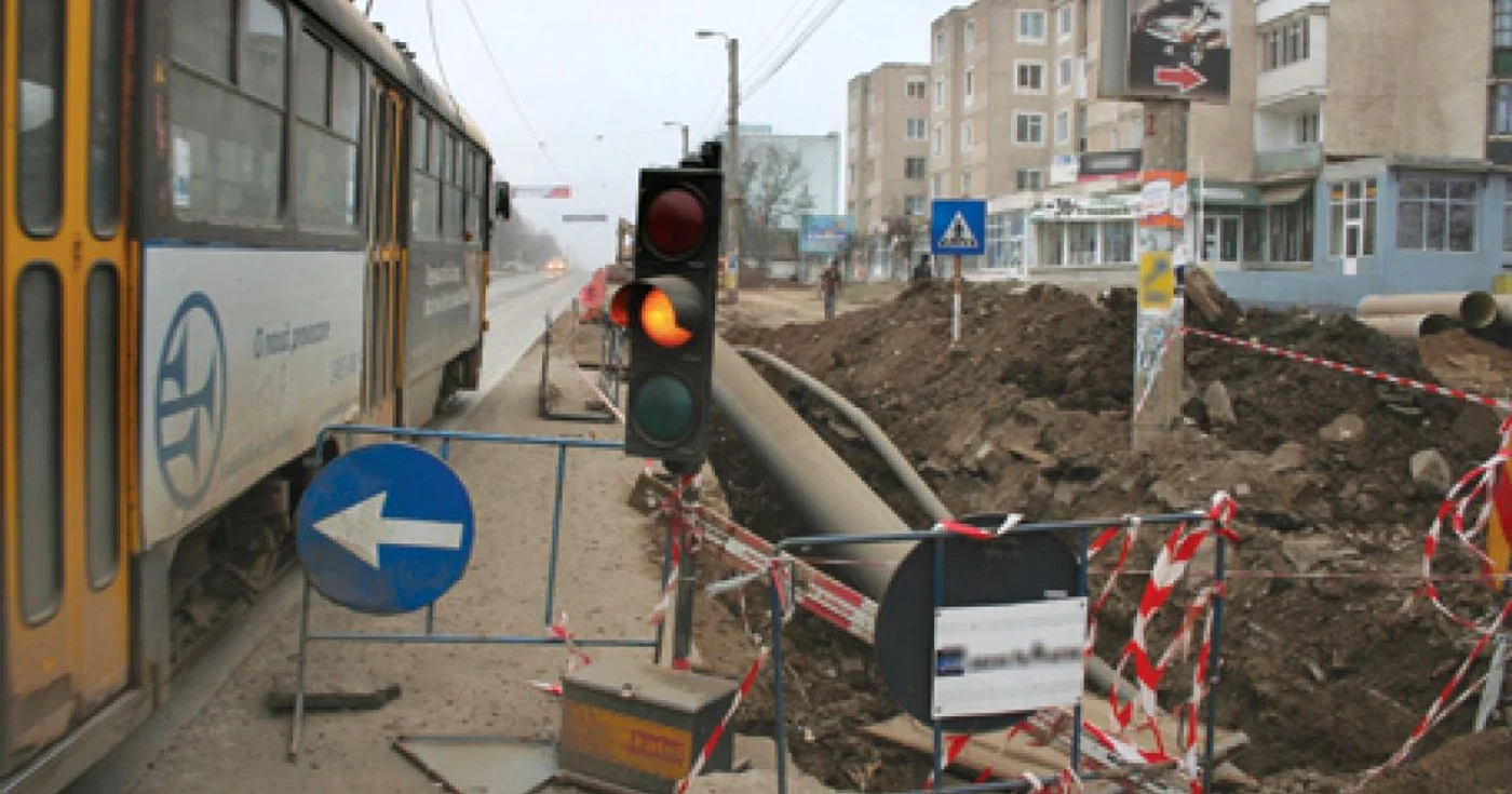 Lucrările de modernizare a reţelei de apă vor fi realizate în următorii trei ani