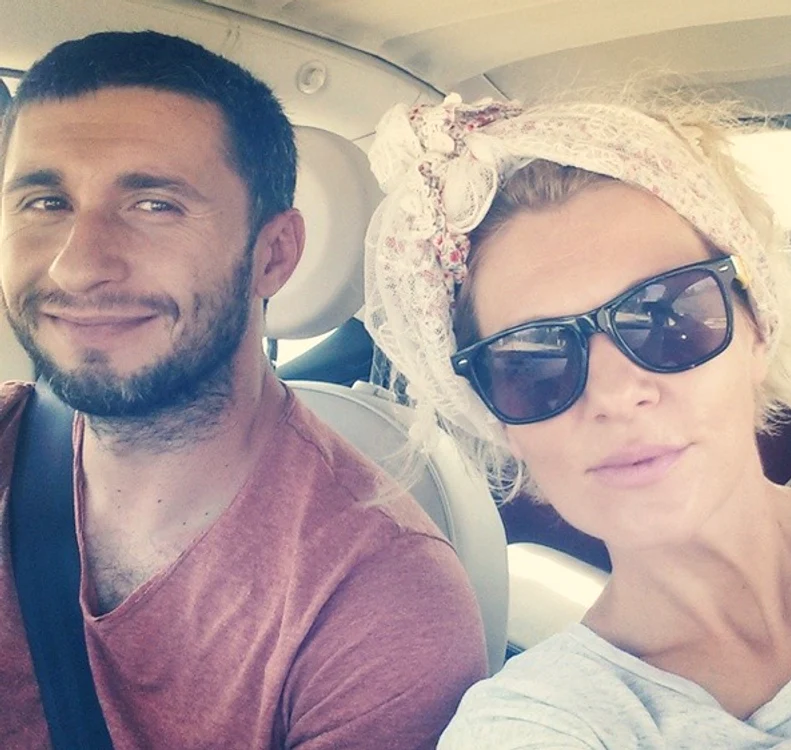 
    Dana Nălbaru şi soţul ei, actorul Dragoş Bucur, s-au relaxat la mare la sfârşitul lui maiFoto: Instagram  