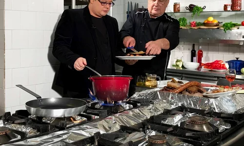 Fuego in bucataria lui Mircea Dinescu la Cetate (2) jpeg