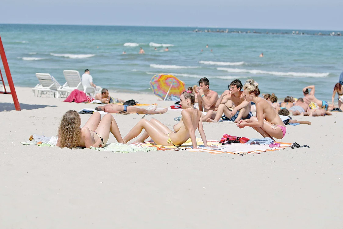 Cele mai aglomerate staţiuni sunt Mamaia, Vama Veche şi 2 Mai