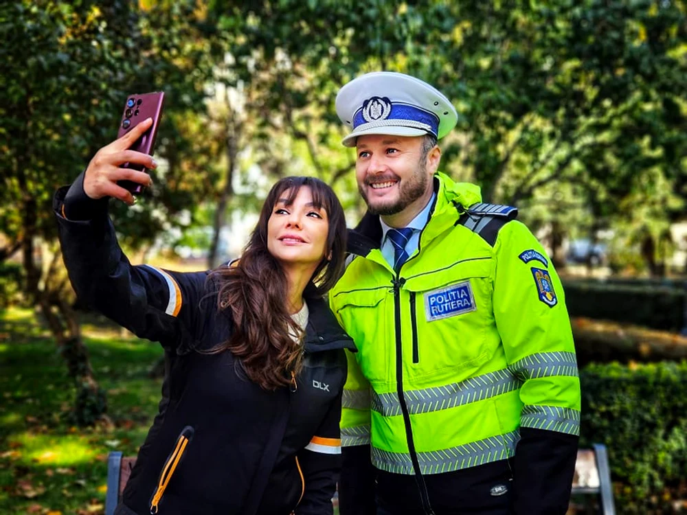 Selfie cu un polițist FOTO Facebook Daniel Zontea
