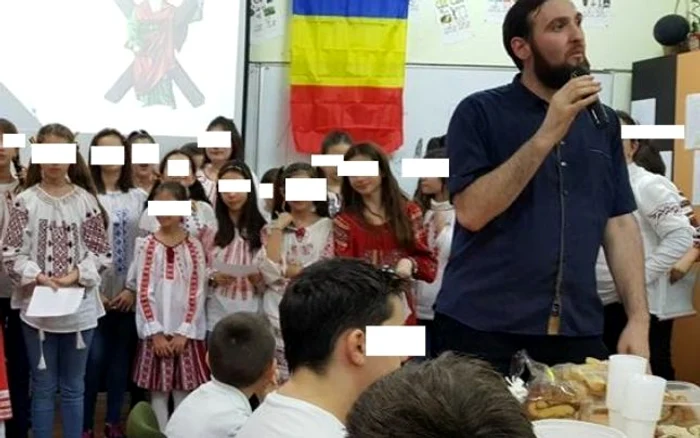 
    Profesorul Ciprian Savin (numele de călugăr este Calinic) este în acelaşi timp şi călugăr în cadrul Arhiepiscopiei Tomisului, având calitatea de arhidiaconFOTO: adevarul.ro  