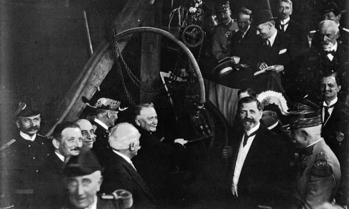 Președintele francez Gaston Doumergue vizitează submarinul Redoutable, 17 iulie 1925 (foto: Wikimedia Commons)