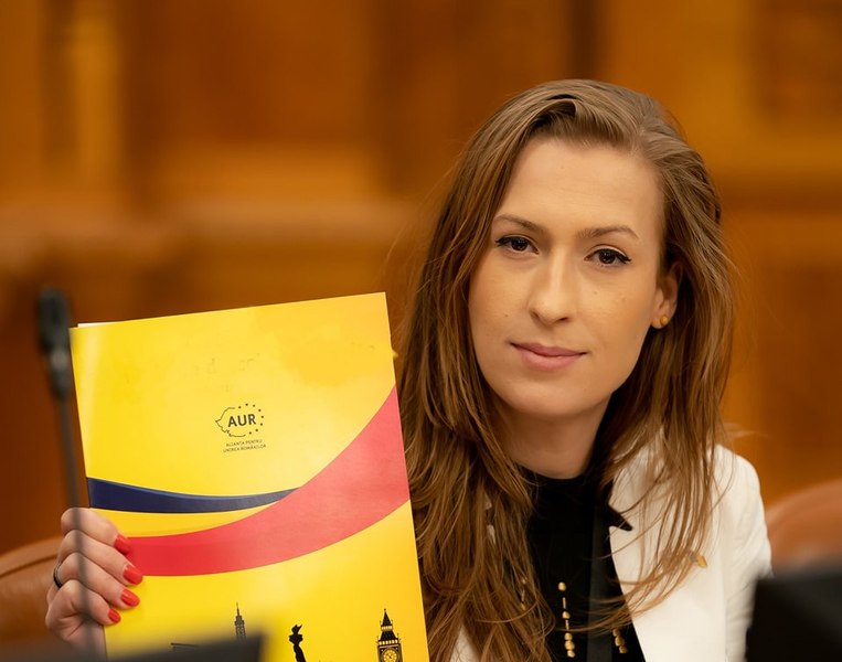 O deputată aleasă pe listele AUR s-a înscris în grupul PNL: „E o decizie personală”