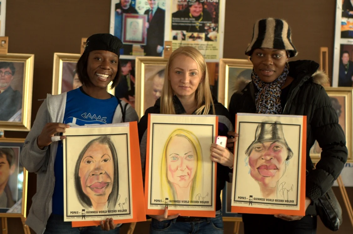 Chrissy Givens, Olena Samburska şi Betty Kalanga