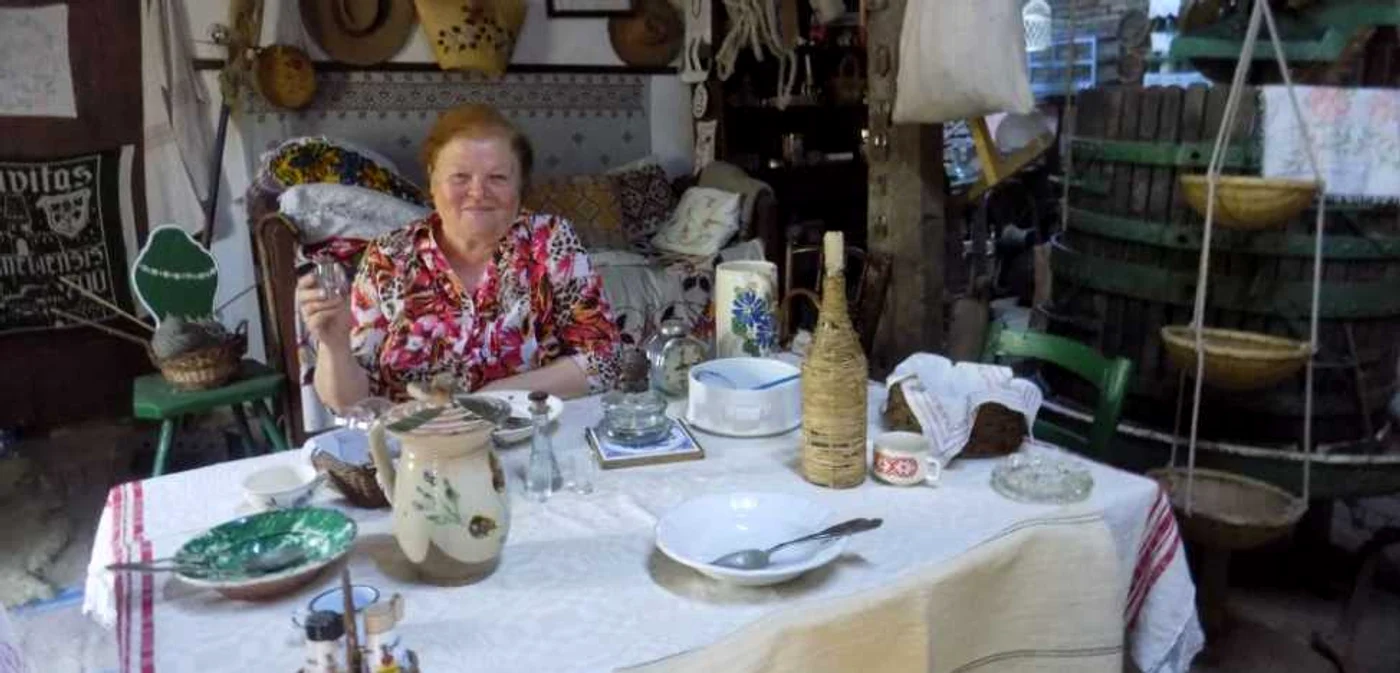 Aurelia Rusu a strans in muzeu peste 1000 de obiecte traditionale sasesti - Fotografii Ramona Găină