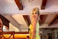  Cele două  artiste colege la aceeași casă de discuri