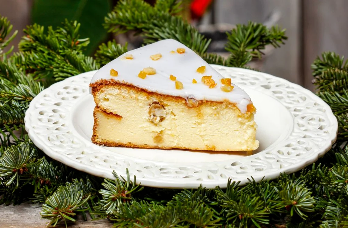 tarta cu branza si stafide jpeg