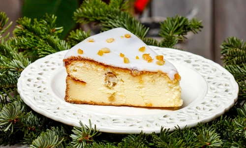 tarta cu branza si stafide jpeg