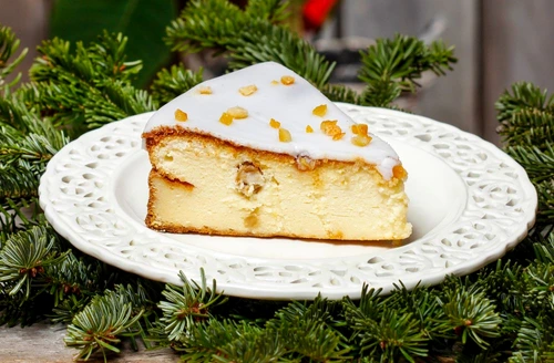 tarta cu branza si stafide jpeg