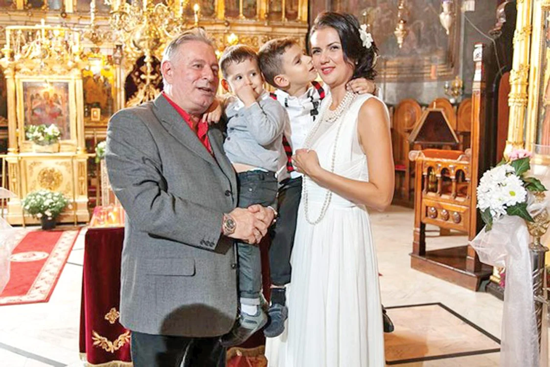 Carmen Olteanu și noul ei iubit, moment romantic în parcarefoto: BLITZ