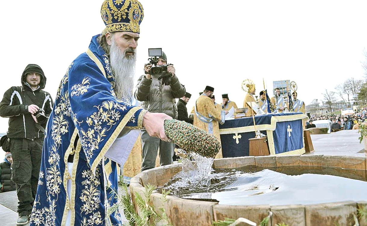 
    Duminică sărbătorim  Botezul Domnului. Iată  cum s-a pregătit Biserica  