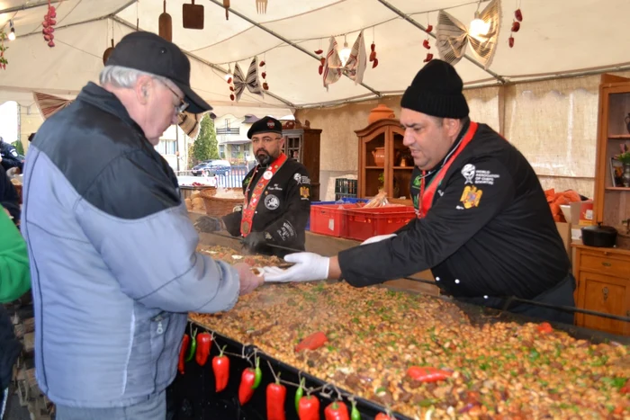 Festivalul a promovat bucătăria tradiţională FOTO Andreea Vilcovschi