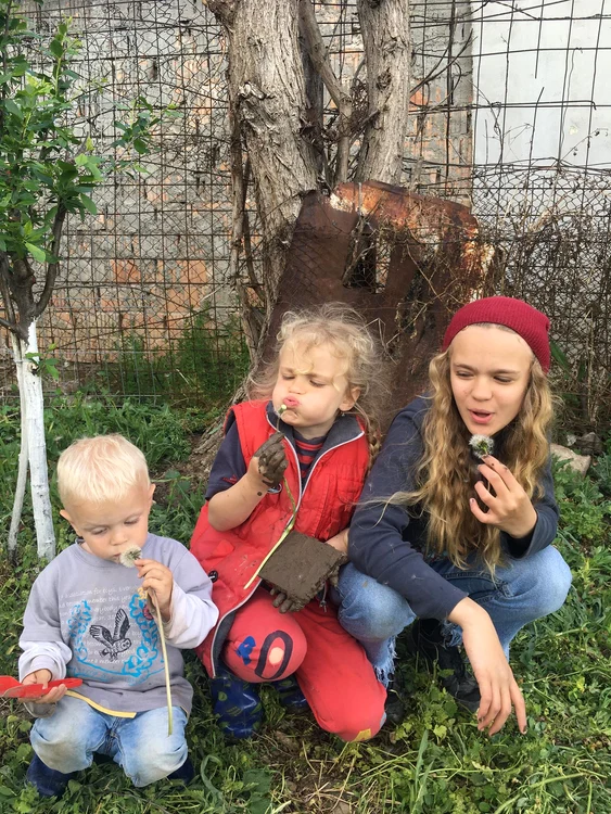 Siena Vușcan și frații ei mai mici