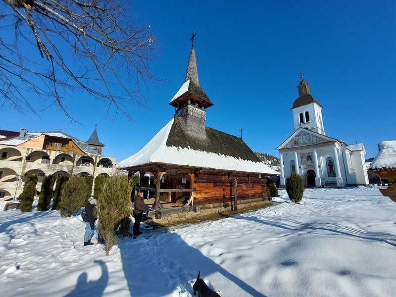 Mănăstirea veche de peste patru secole care confirmă legăturile religioase dintre Maramureș și Moldova 
