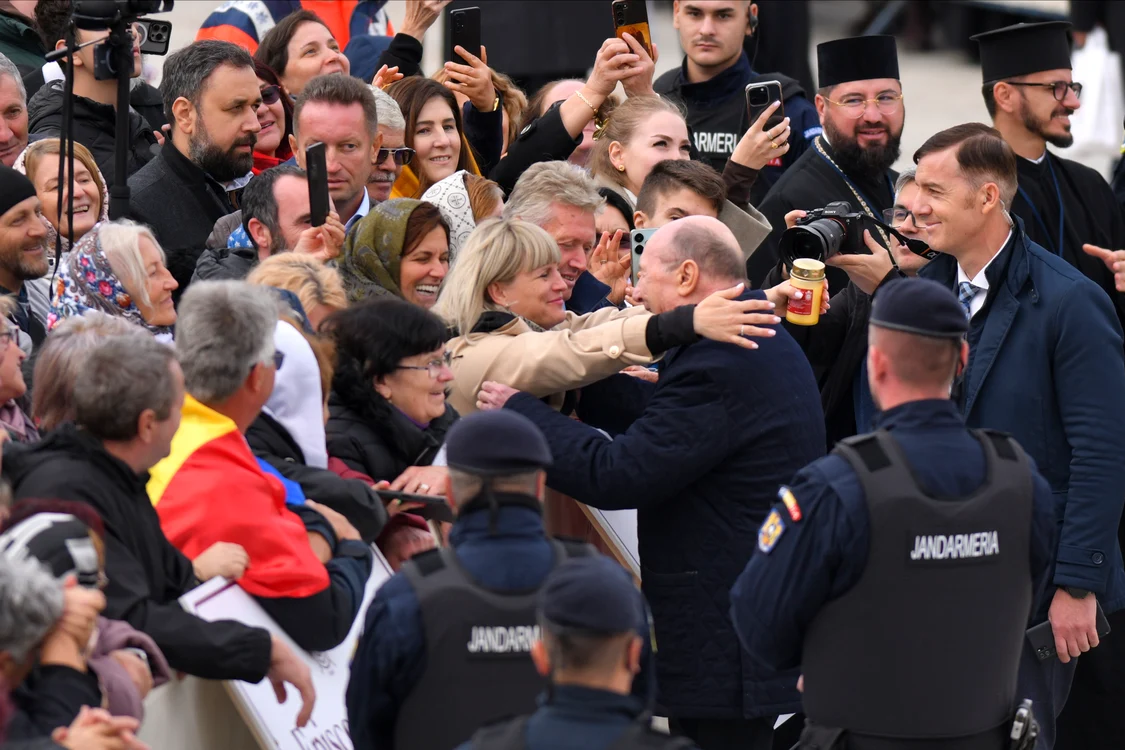 Băsescu a făcut baie de mulțime. foto: Mediafax Foto