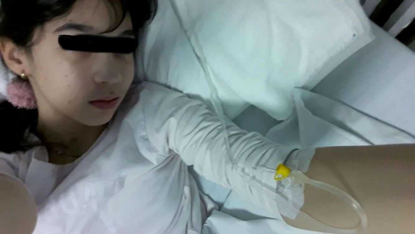 Alessia va fi operată din nou pentru ca medicii să vadă dacă are şi alte resturi de pansament