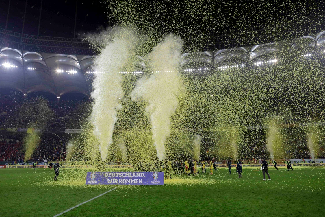 Imagine de pe un stadion înaintea Campionatului European de Fotbal