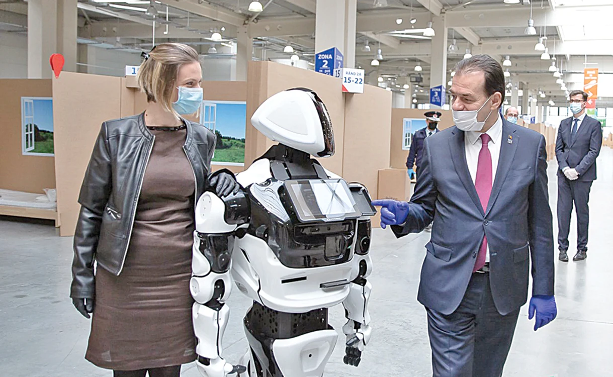 
    La spitalul modular din Bucureștii Noi pacienții sunt întâmpinați și ajutați de roboți  
