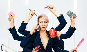 Multitasking Foto shutterstock 1690192816 jpg