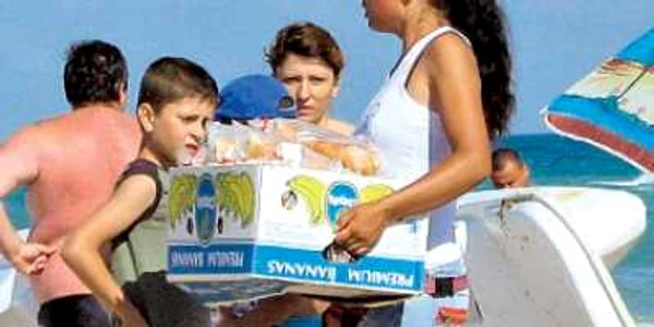 Constanţa: Eliberaţi plajele de vânzătorii ambulanţi!