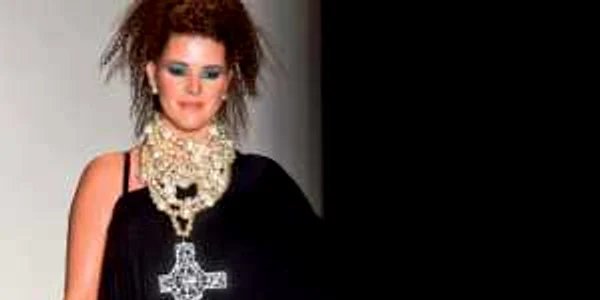 Miss Universe 1996: model, cântăreaţă şi actriţă