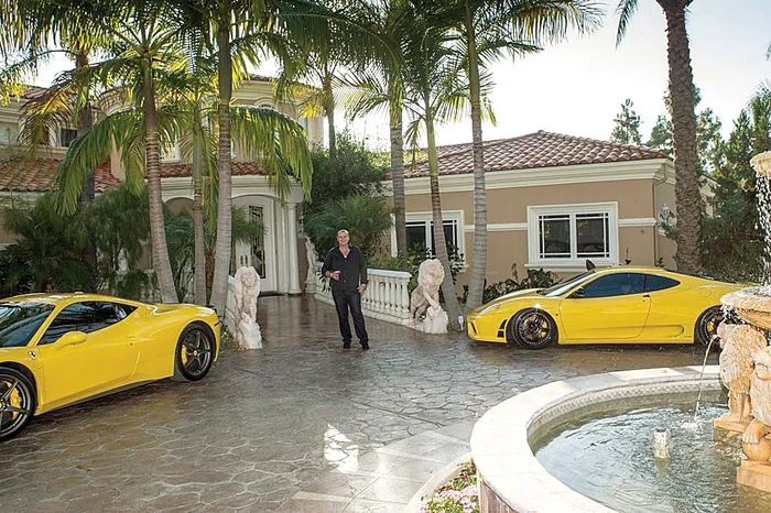 
    Acum se iubește cu Oana Iordache  