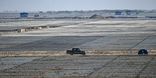 Parcul de energie regenerabila Khavda din India FOTO AFP jpg