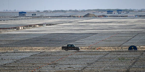 Parcul de energie regenerabila Khavda din India FOTO AFP jpg