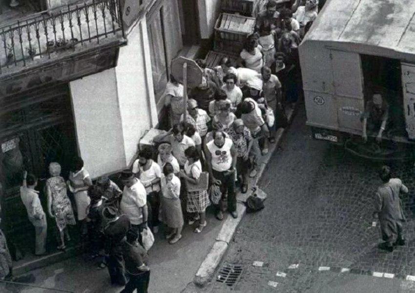 De ce un român din doi regretă comunismul. Explicațiile experților