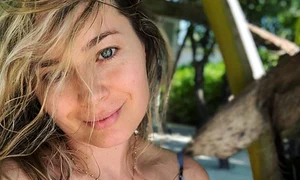 laura cosoi maldive png