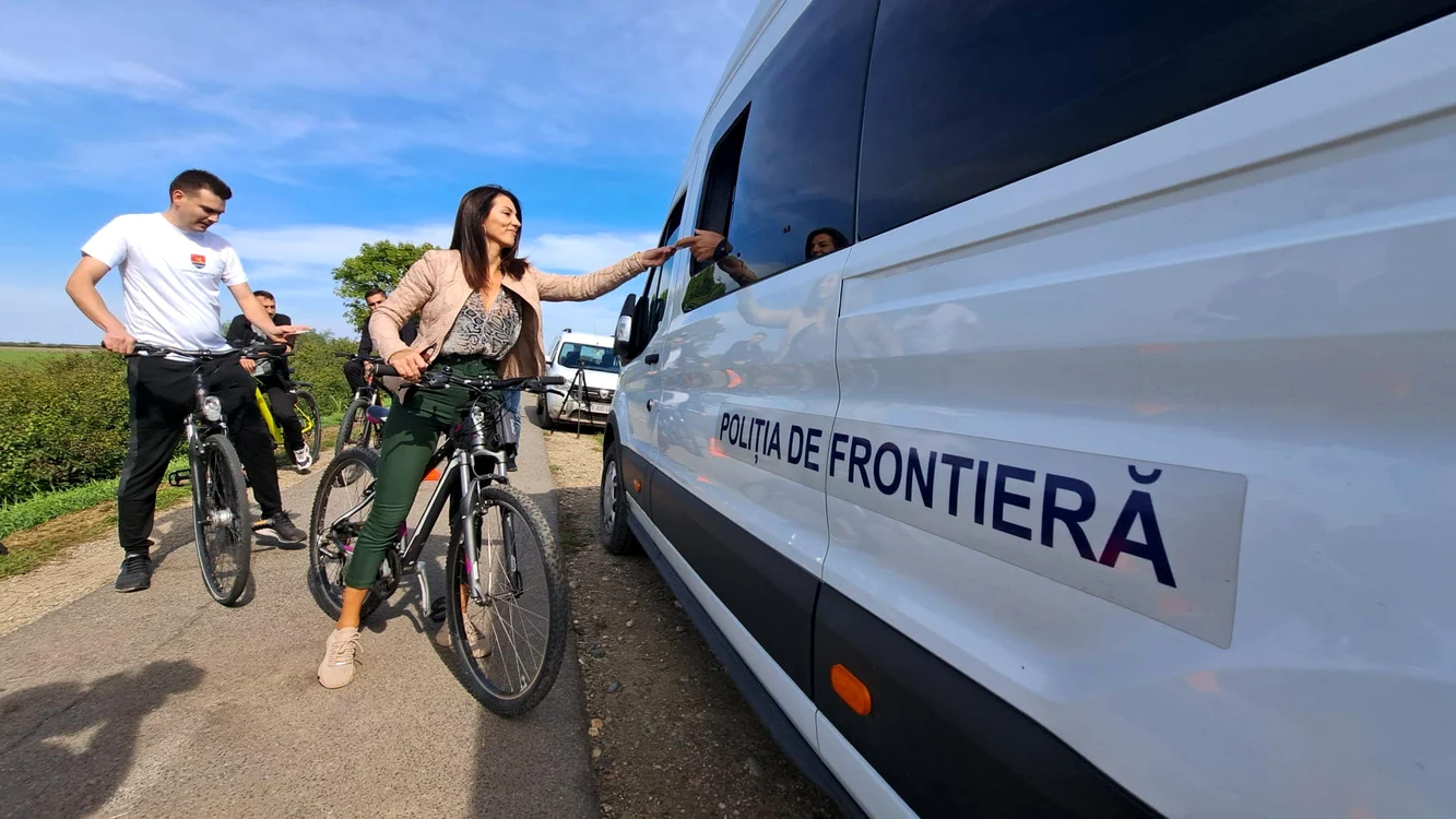 Primarul din Otelec la frontieră FOTO Silvia Fechete