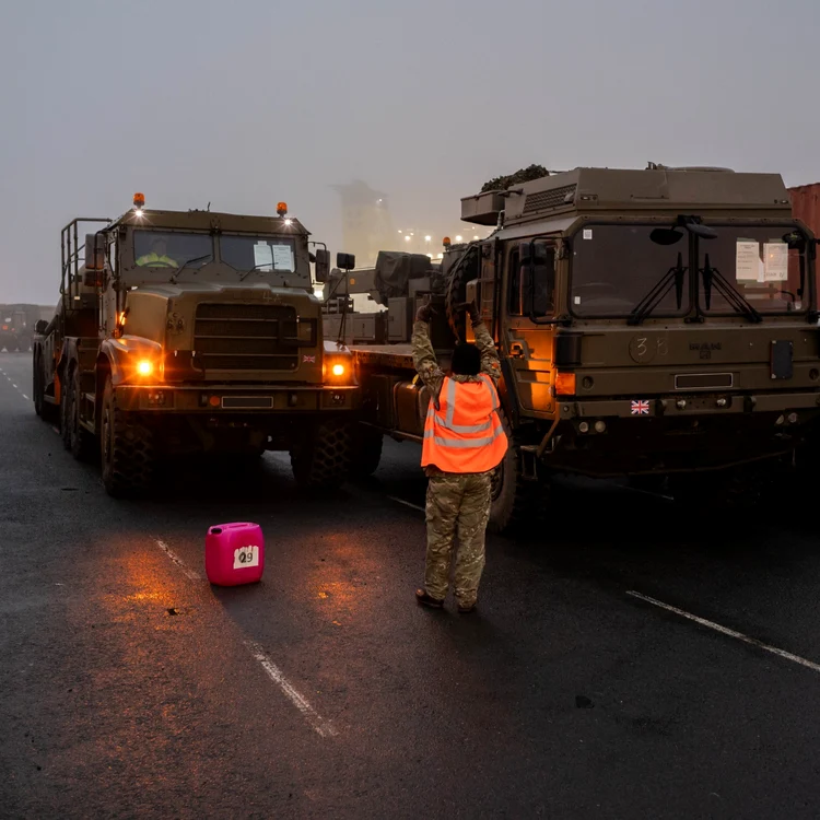  Convoiul britanic include 730 de vehicule/ FOTO:X