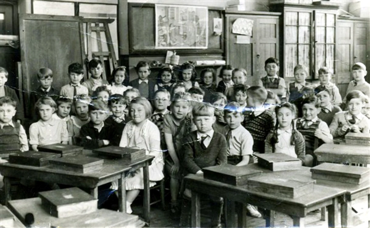 Elevii şi depăşirea planului (de învăţămînt) jpeg