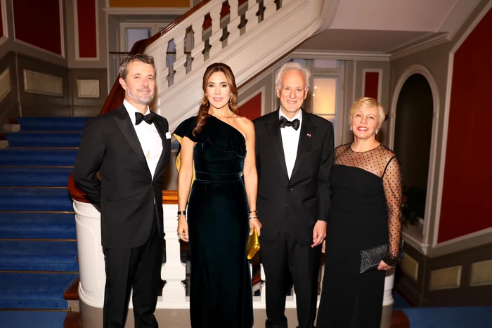 Mary și Frederik la black tie, Facebook 2 jpg