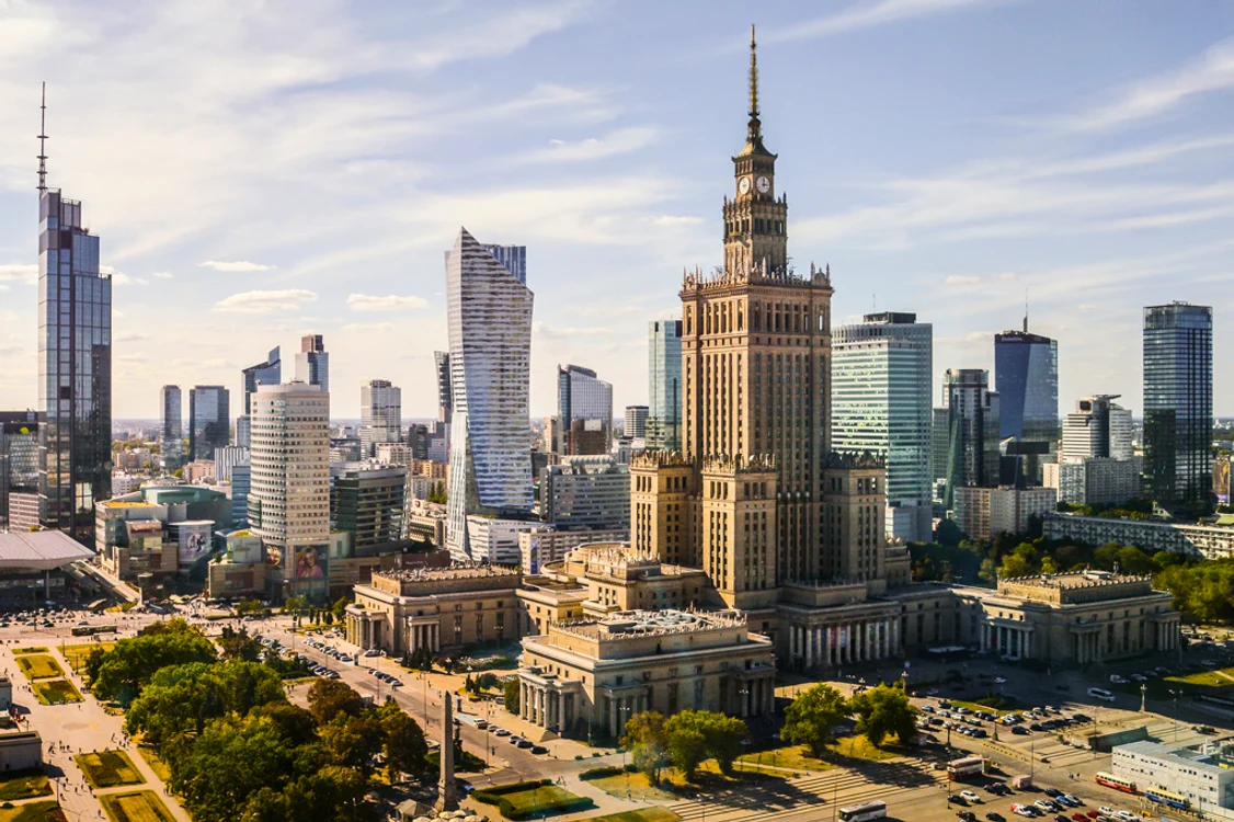Palatul Culturii și Științei din Varșovia. Foto Filip Kwiatkowski . Go to Warsaw