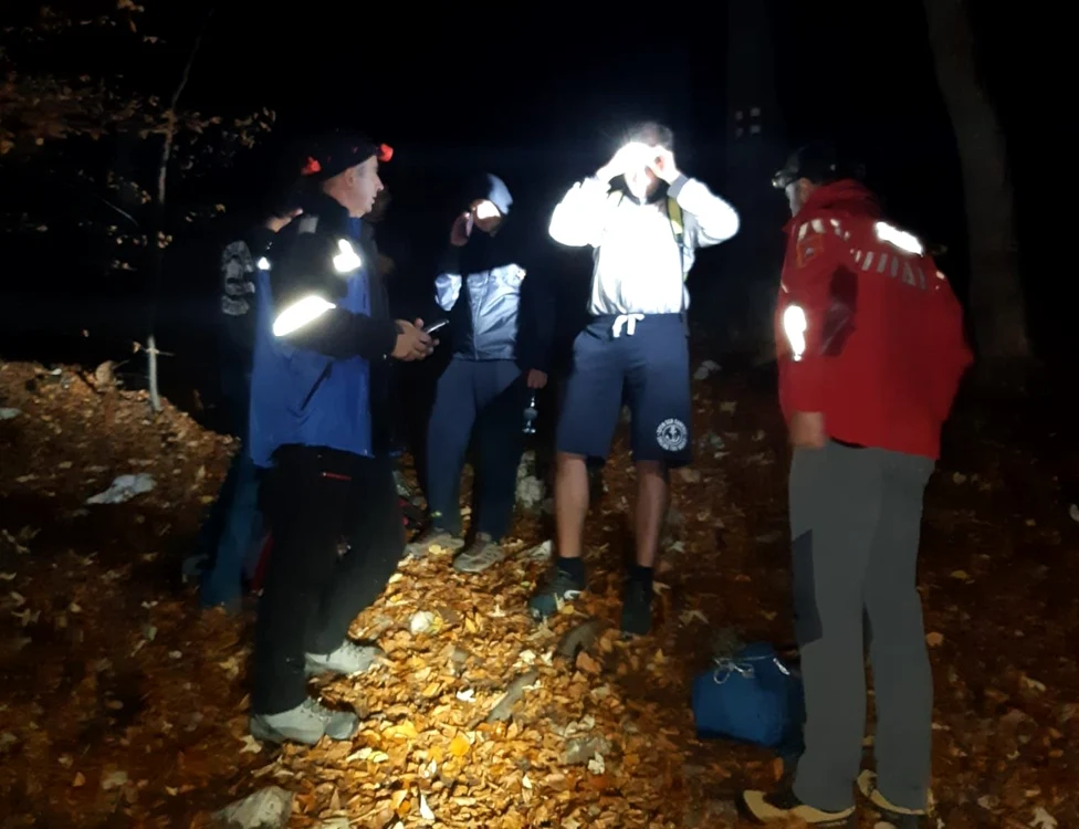 
    Au plecat echipați necorespunzător pe un traseu montanFOTO: Jandarmeria Română  