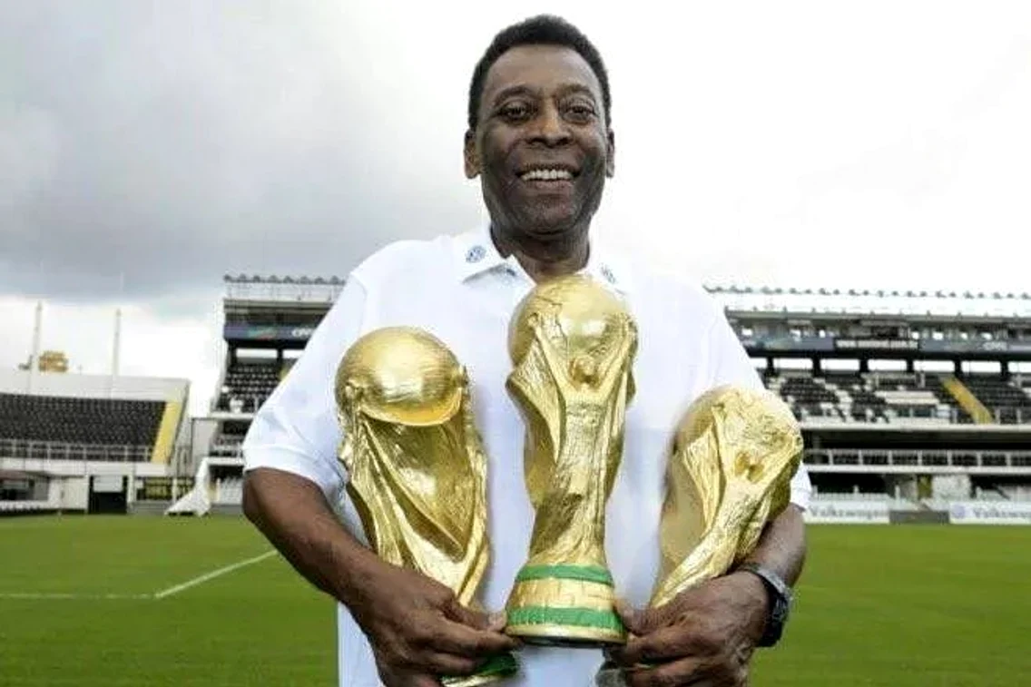 Pele a cucerit 3 titluri mondiale